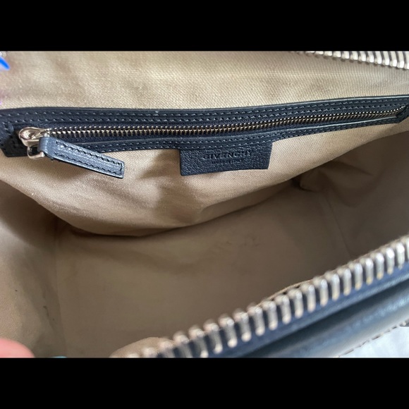 FOR SALE: GIVENCHY Antigona Medium - Picture 4 of 4